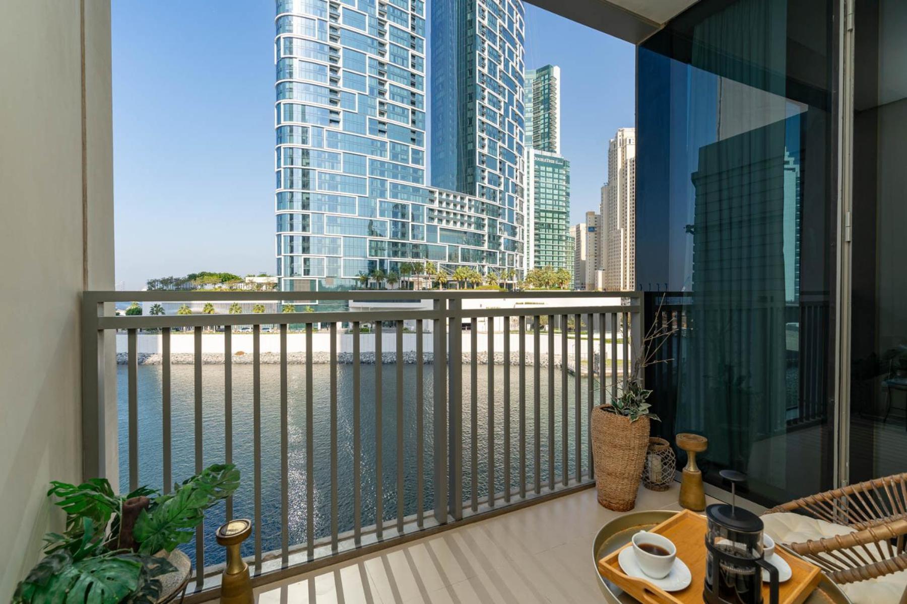 Appartement Cozy And Stunning Waterfront One Bed à Dubaï Extérieur photo